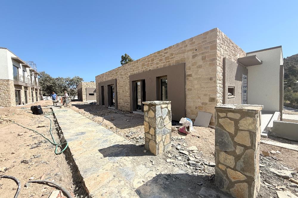 Bodrum Gümüşlük - Magnus Vadi Dereköy Projesinde Müstakil Bahçe Kullanımlı Vadi Manzaralı Satılık Sıfır Daireler