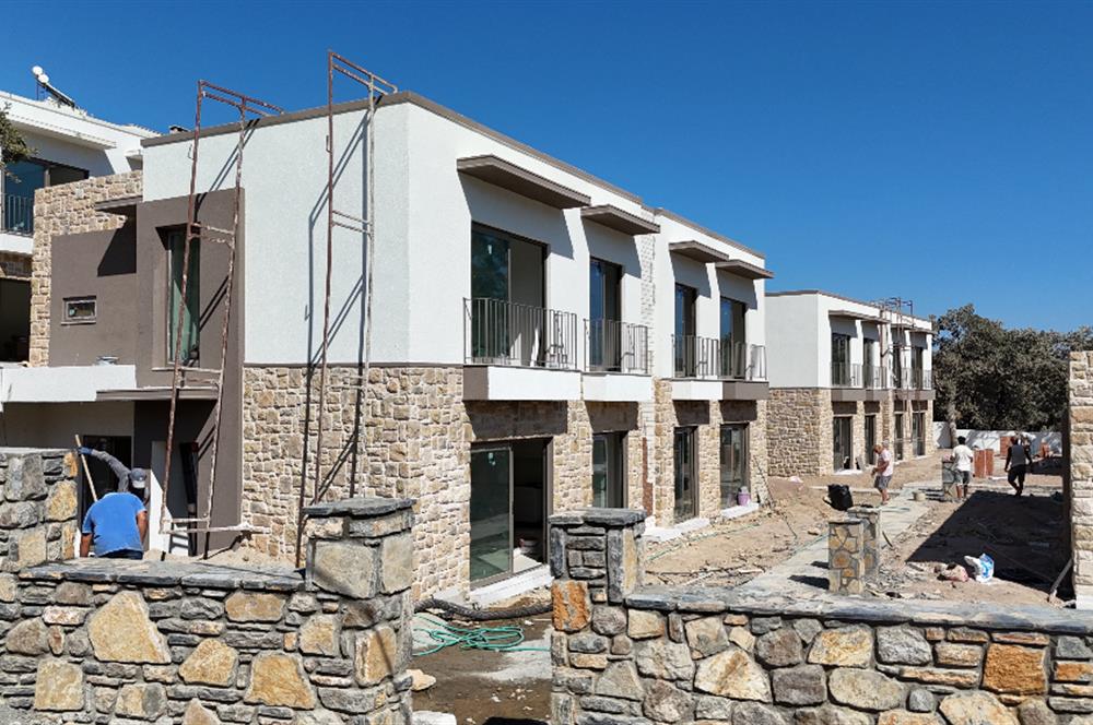 Bodrum Gümüşlük - Magnus Vadi Dereköy Projesinde Müstakil Bahçe Kullanımlı Vadi Manzaralı Satılık Sıfır Daireler
