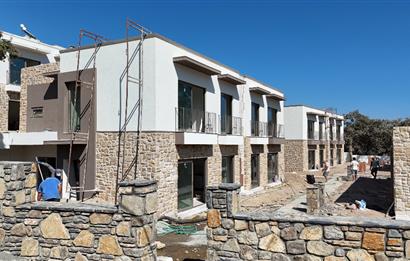 Bodrum Gümüşlük - Magnus Vadi Dereköy Projesinde Müstakil Bahçe Kullanımlı Vadi Manzaralı Satılık Sıfır Daireler