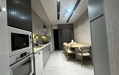 ŞEMİKLER MAHALLESİNDE SATILIK LÜKS 2+1 DAİRE