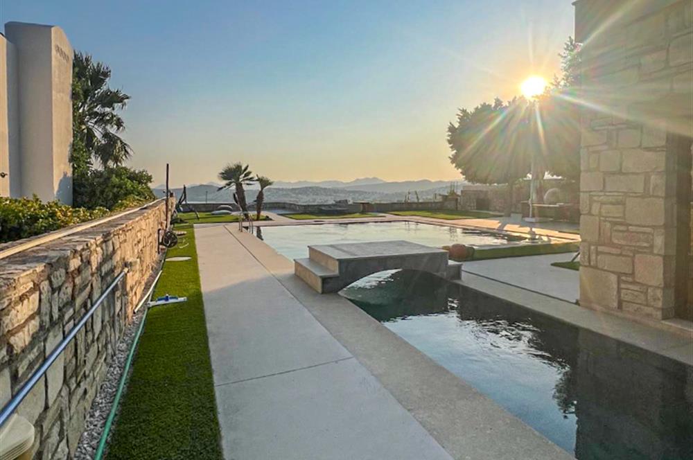 Bodrum Eskiçeşme'de Panoramik Deniz Manzaralı Tam Müstakil Villa