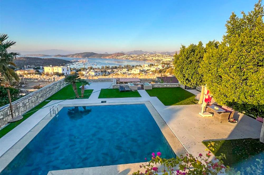 Bodrum Eskiçeşme'de Panoramik Deniz Manzaralı Tam Müstakil Villa