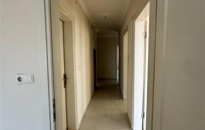 CENTURY21 BAL'DAN SİTE İÇERİSİNDE ARA KAT GENİŞ DAİRE