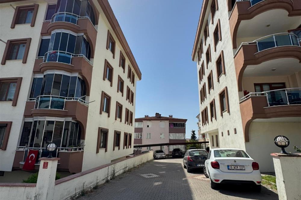 CENTURY21 BAL'DAN SİTE İÇERİSİNDE ARA KAT GENİŞ DAİRE