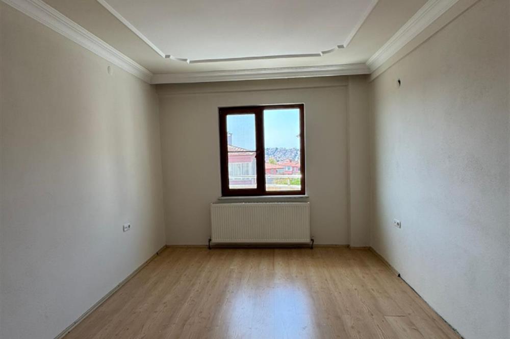 CENTURY21 BAL'DAN SİTE İÇERİSİNDE ARA KAT GENİŞ DAİRE