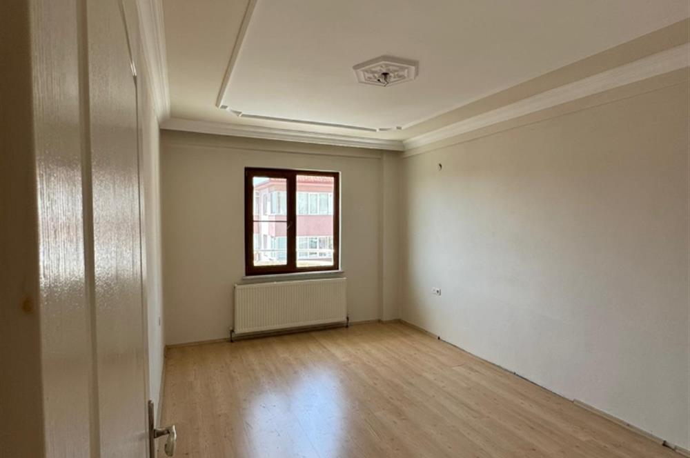 CENTURY21 BAL'DAN SİTE İÇERİSİNDE ARA KAT GENİŞ DAİRE