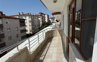 CENTURY21 BAL'DAN SİTE İÇERİSİNDE ARA KAT GENİŞ DAİRE