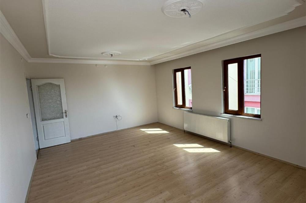 CENTURY21 BAL'DAN SİTE İÇERİSİNDE ARA KAT GENİŞ DAİRE