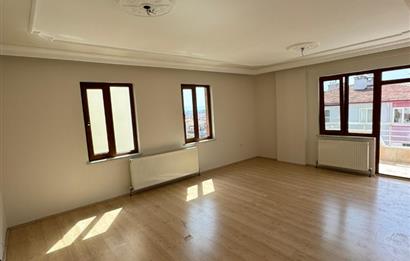 CENTURY21 BAL'DAN SİTE İÇERİSİNDE ARA KAT GENİŞ DAİRE