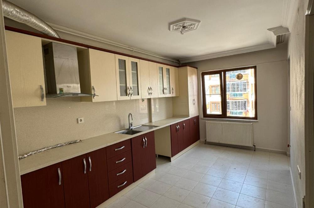 CENTURY21 BAL'DAN SİTE İÇERİSİNDE ARA KAT GENİŞ DAİRE