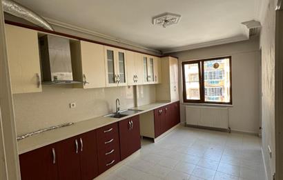 CENTURY21 BAL'DAN SİTE İÇERİSİNDE ARA KAT GENİŞ DAİRE