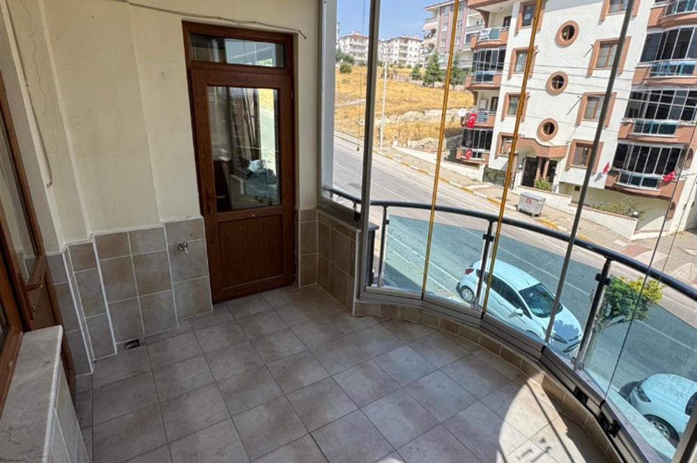 CENTURY21 BAL'DAN SİTE İÇERİSİNDE ARA KAT GENİŞ DAİRE