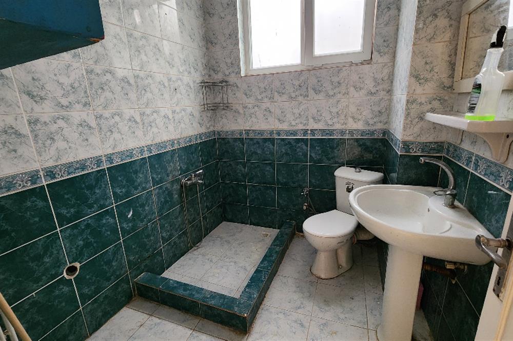 KADIKÖY CAFERAĞADA BALKONLU BOŞ 110 m2 DAİRE