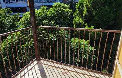 KADIKÖY CAFERAĞADA BALKONLU BOŞ 110 m2 DAİRE