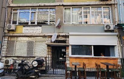 KADIKÖY CAFERAĞADA BALKONLU BOŞ 110 m2 DAİRE