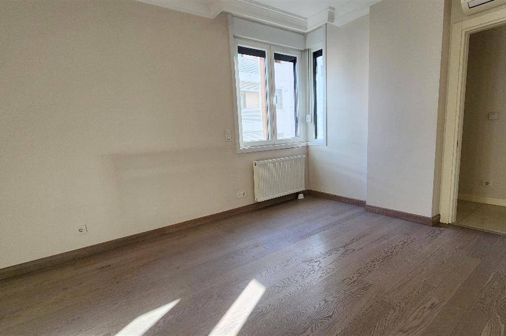 SUADİYE KAPTAN ARİF CAD. 10 YILLIK BİNA BOŞ 2+1 95 m2 NET