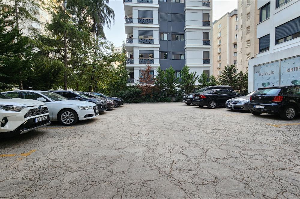 SUADİYE KAPTAN ARİF CAD. 10 YILLIK BİNA BOŞ 2+1 95 m2 NET