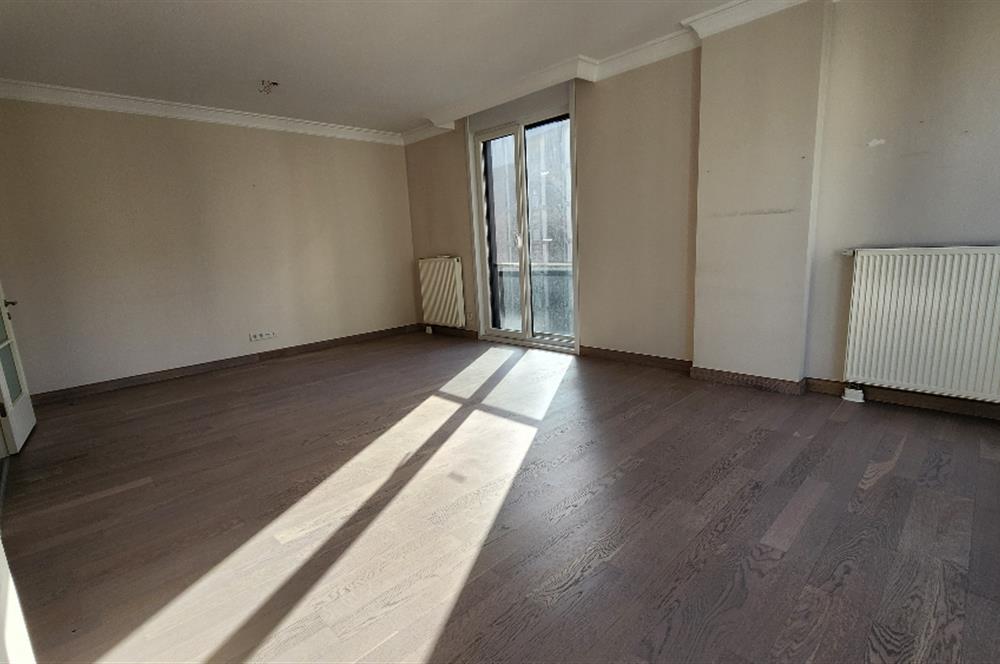 SUADİYE KAPTAN ARİF CAD. 10 YILLIK BİNA BOŞ 2+1 95 m2 NET