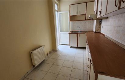 KADIKÖY CAFERAĞADA BALKONLU BOŞ 110 m2 DAİRE