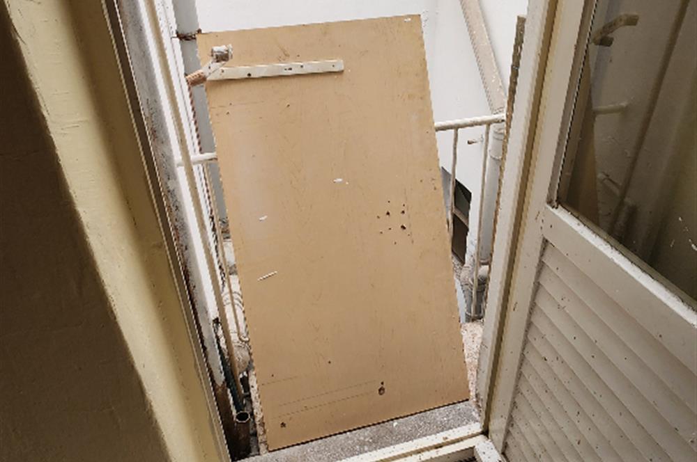 KADIKÖY CAFERAĞADA BALKONLU BOŞ 110 m2 DAİRE