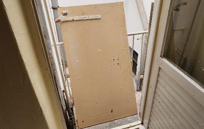 KADIKÖY CAFERAĞADA BALKONLU BOŞ 110 m2 DAİRE