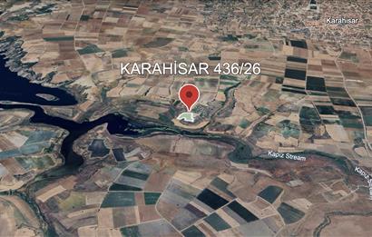 TAVAS KARAHİSAR'DA BARAJA YAKIN YATIRIMLIK ARAZİ