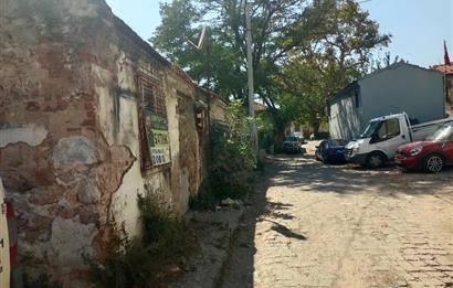 Ayvalık Hamdibeyde cadde üstü 105m² Arsa + 2 Ev