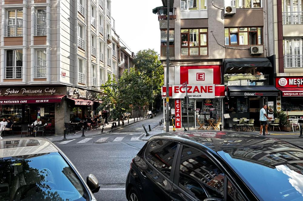 Ortaköy Dereboyuda Harika Konumda Satılık 3 Katli Bos Dukkan
