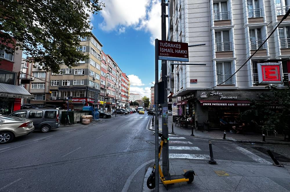 Ortaköy Dereboyuda Harika Konumda Satılık 3 Katli Bos Dukkan
