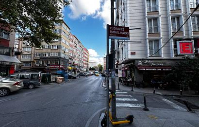 Ortaköy Dereboyuda Harika Konumda Satılık 3 Katli Bos Dukkan