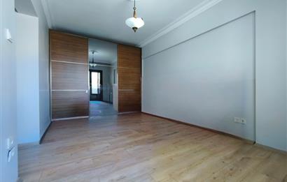 İçerenköy en nezih yerinde site içi yenilenmiş satılık 3+1 daire