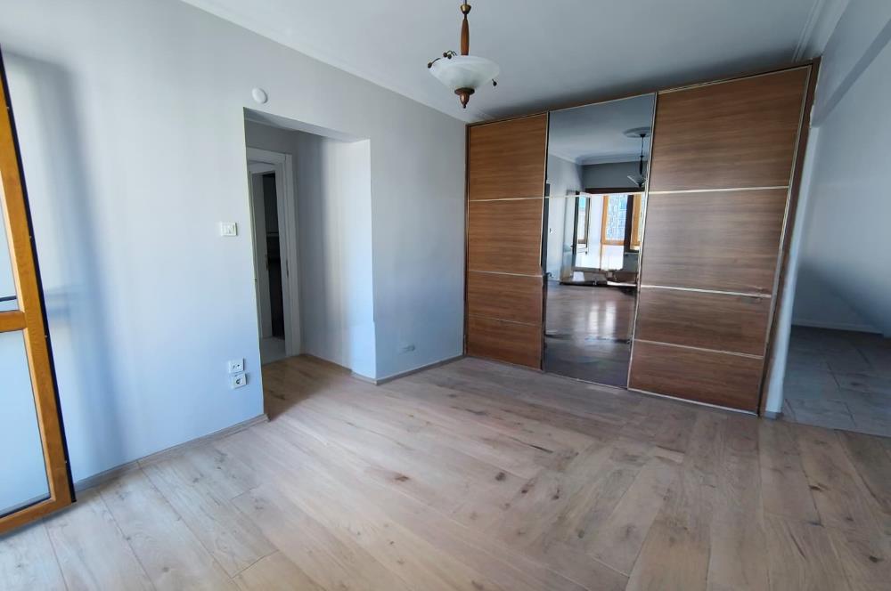 İçerenköy en nezih yerinde site içi yenilenmiş satılık 3+1 daire