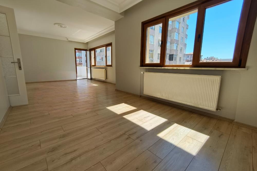 İçerenköy en nezih yerinde site içi yenilenmiş satılık 3+1 daire