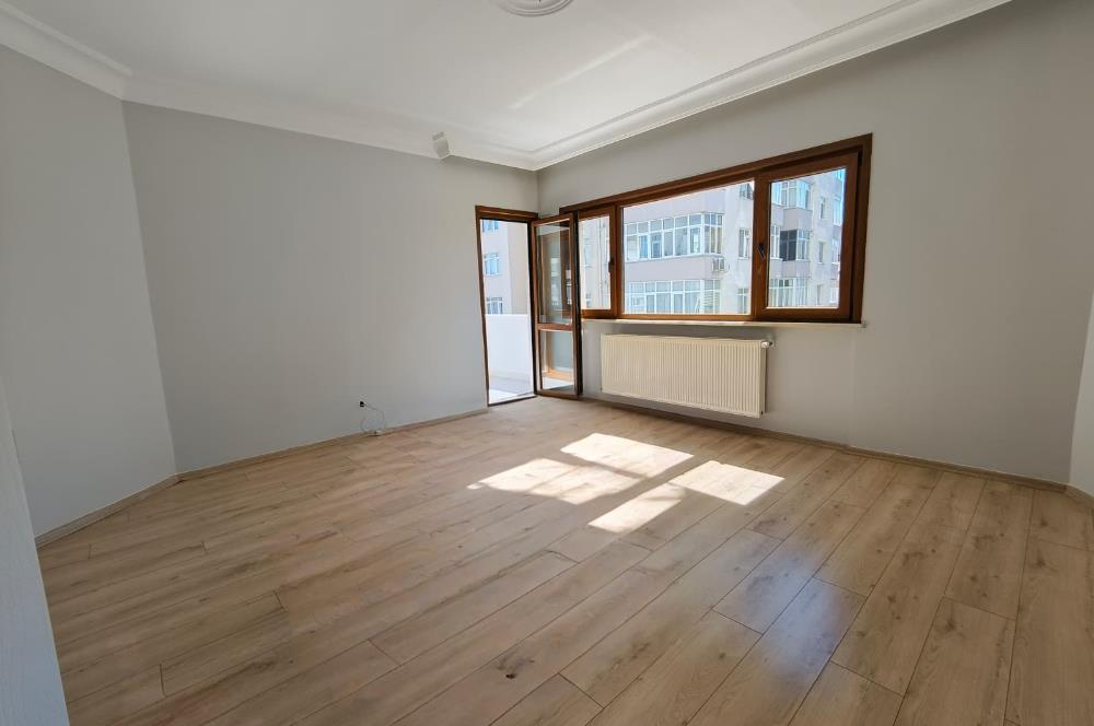 İçerenköy en nezih yerinde site içi yenilenmiş satılık 3+1 daire