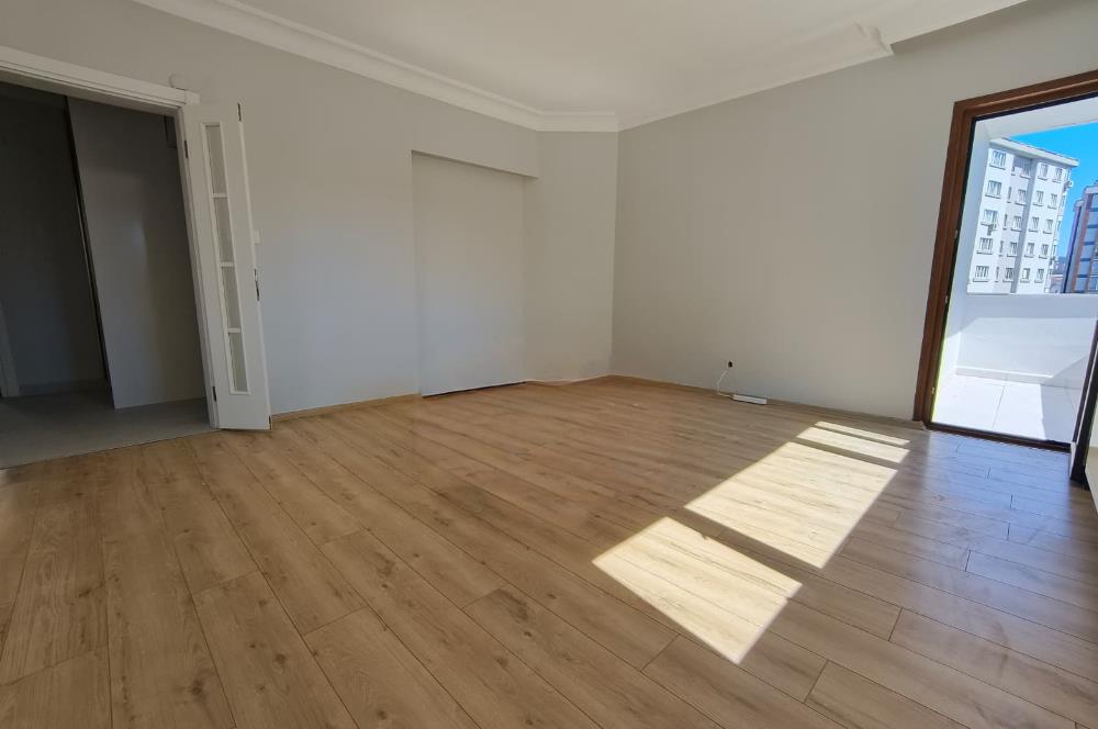 İçerenköy en nezih yerinde site içi yenilenmiş satılık 3+1 daire