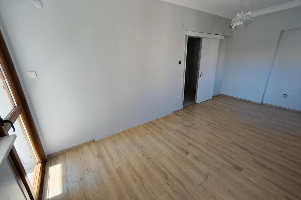 İçerenköy en nezih yerinde site içi yenilenmiş satılık 3+1 daire