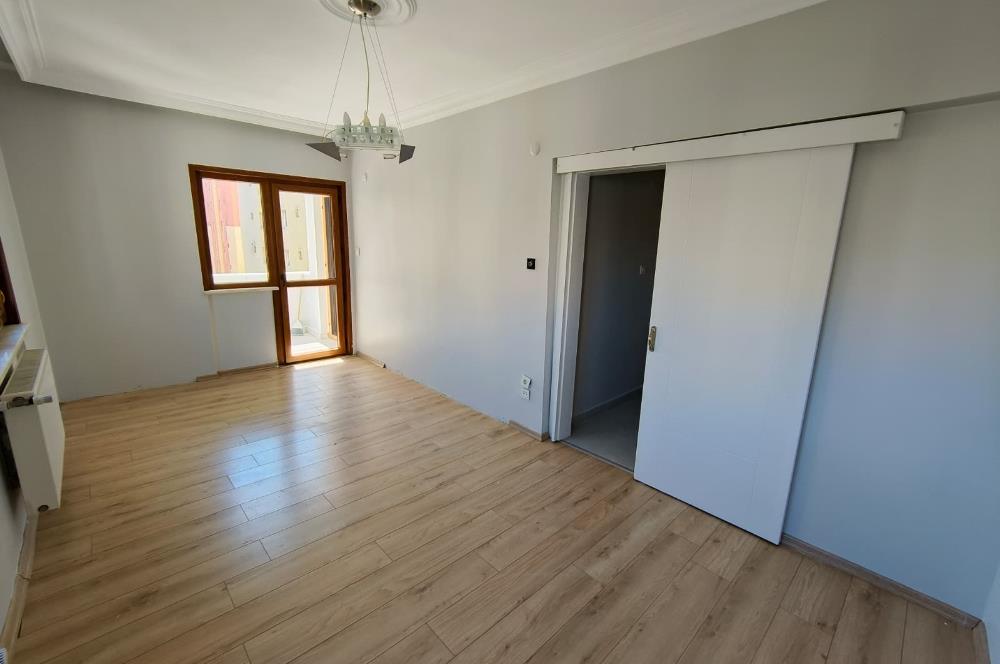 İçerenköy en nezih yerinde site içi yenilenmiş satılık 3+1 daire