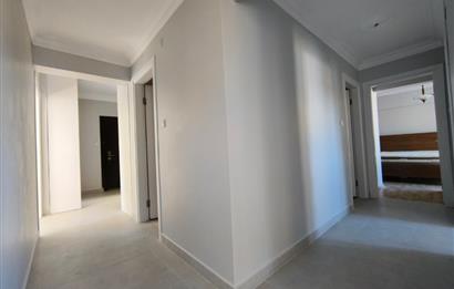 İçerenköy en nezih yerinde site içi yenilenmiş satılık 3+1 daire