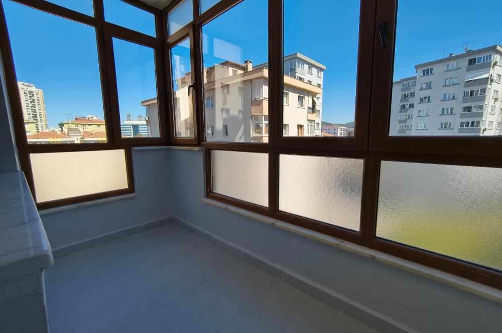 İçerenköy en nezih yerinde site içi yenilenmiş satılık 3+1 daire