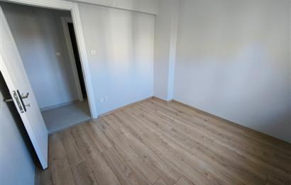 İçerenköy en nezih yerinde site içi yenilenmiş satılık 3+1 daire