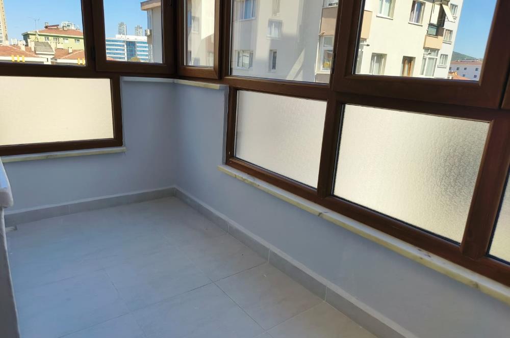 İçerenköy en nezih yerinde site içi yenilenmiş satılık 3+1 daire