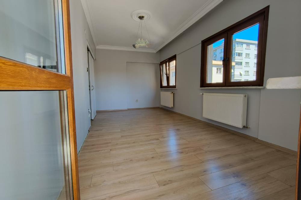İçerenköy en nezih yerinde site içi yenilenmiş satılık 3+1 daire