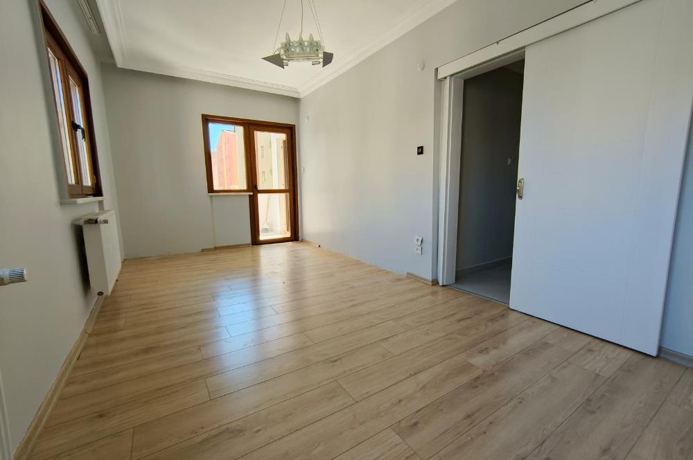 İçerenköy en nezih yerinde site içi yenilenmiş satılık 3+1 daire