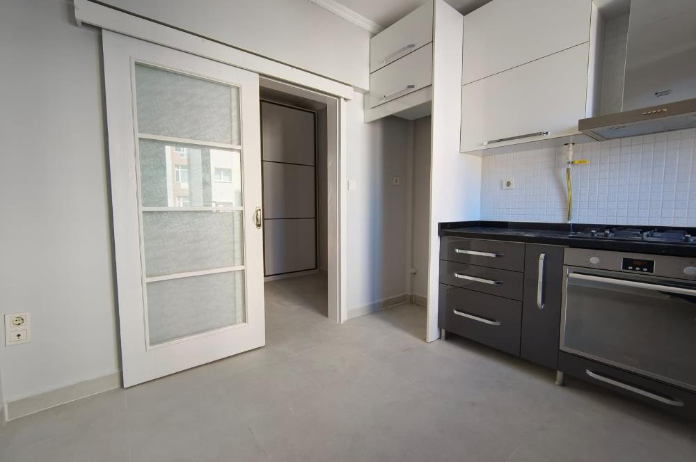 İçerenköy en nezih yerinde site içi yenilenmiş satılık 3+1 daire