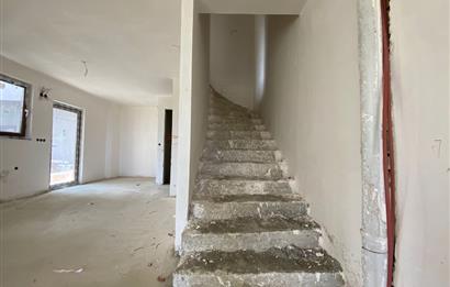 CENTURY 21'DEN PERŞEMBE'DE DENİZE SIFIR VİLLALAR