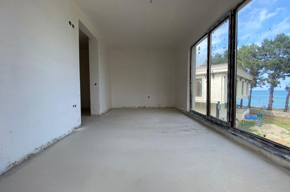 CENTURY 21'DEN PERŞEMBE'DE DENİZE SIFIR VİLLALAR