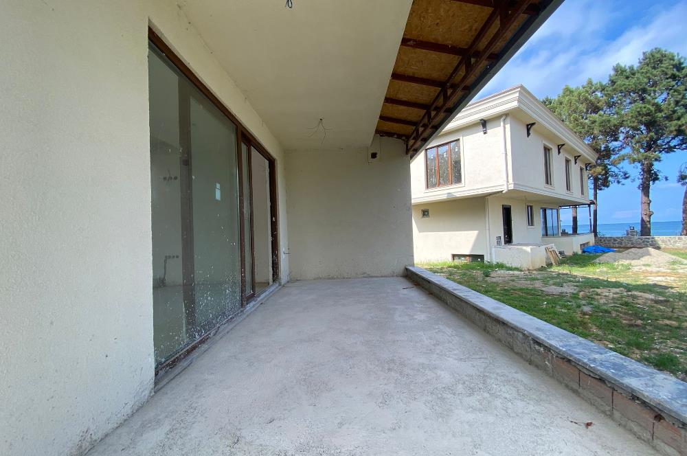 CENTURY 21'DEN PERŞEMBE'DE DENİZE SIFIR VİLLALAR