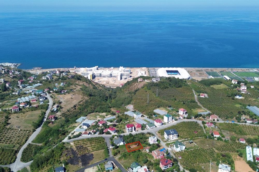 AKYAZI'DA SATILIK DENİZ MANZARALI ARSA