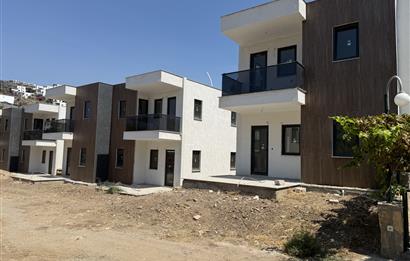 Gümüşlük Çukurbük Halk Plajına 500m Yürüme Yakınlığında Müstakil Havuzlu Yeni Dubleks 3+1 Villa