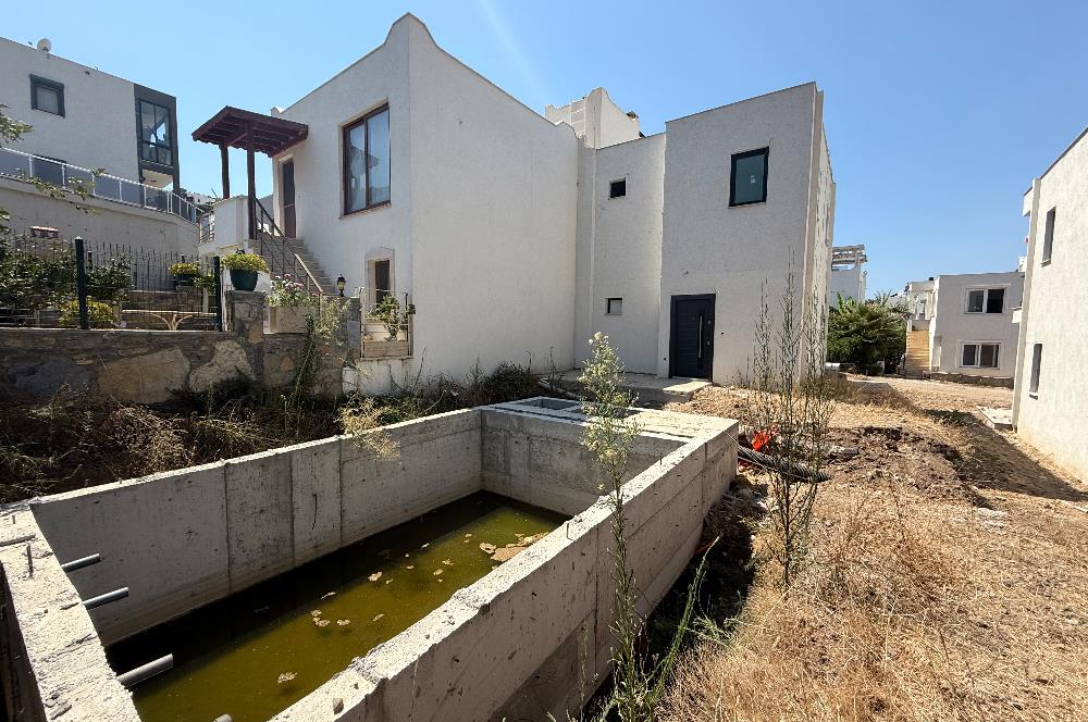 Gümüşlük Çukurbük Halk Plajına 500m Yürüme Yakınlığında Müstakil Havuzlu Yeni Dubleks 3+1 Villa